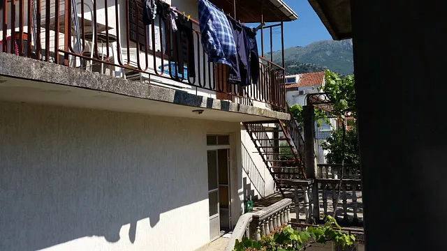 Ein Haus zum Verkauf im zentralen Teil von Budva — photo 5